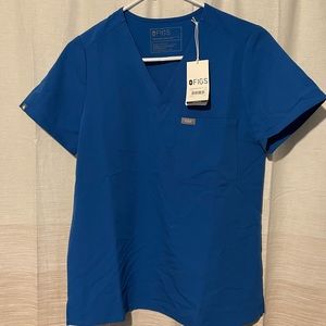 New with tag Figs scrub top